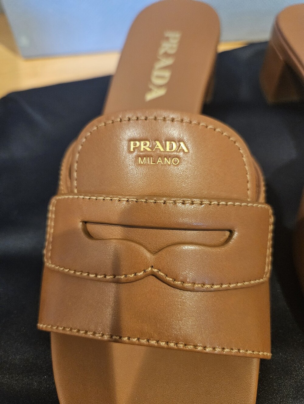 $1,120 Prada Leather Slide Sandals Brown 35mm Logo-Stamp EU 37 US 7 BNIB - Picture 5 of 9